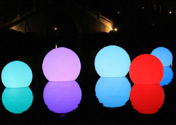 着色されたLEDは空の広告のためのインフレータブルポリ塩化ビニールのヘリウムの気球をつけます
